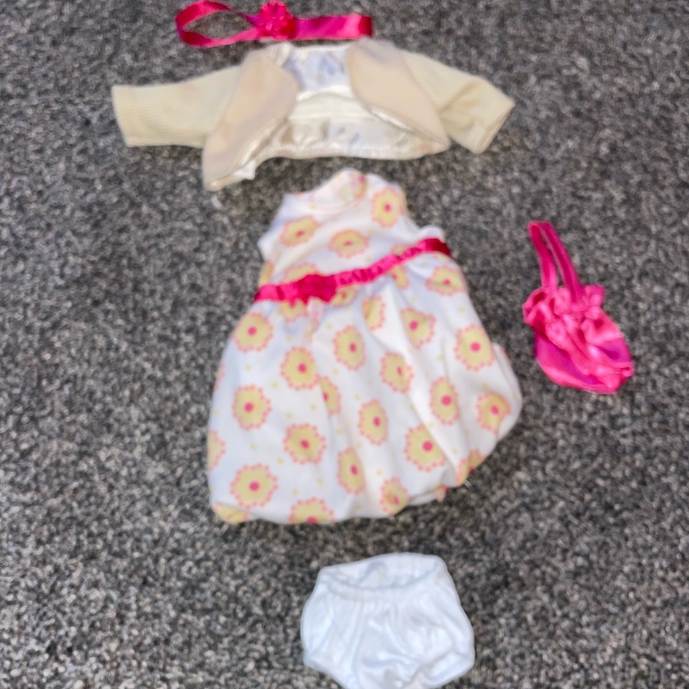 dress outfit for dolls